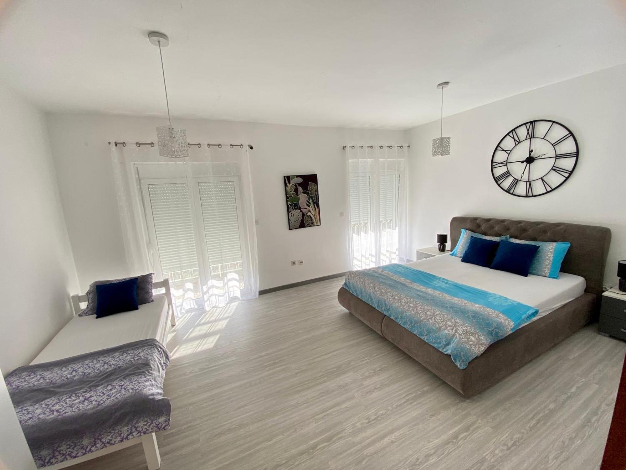 Banicevic Apartmani Дженовичи Экстерьер фото