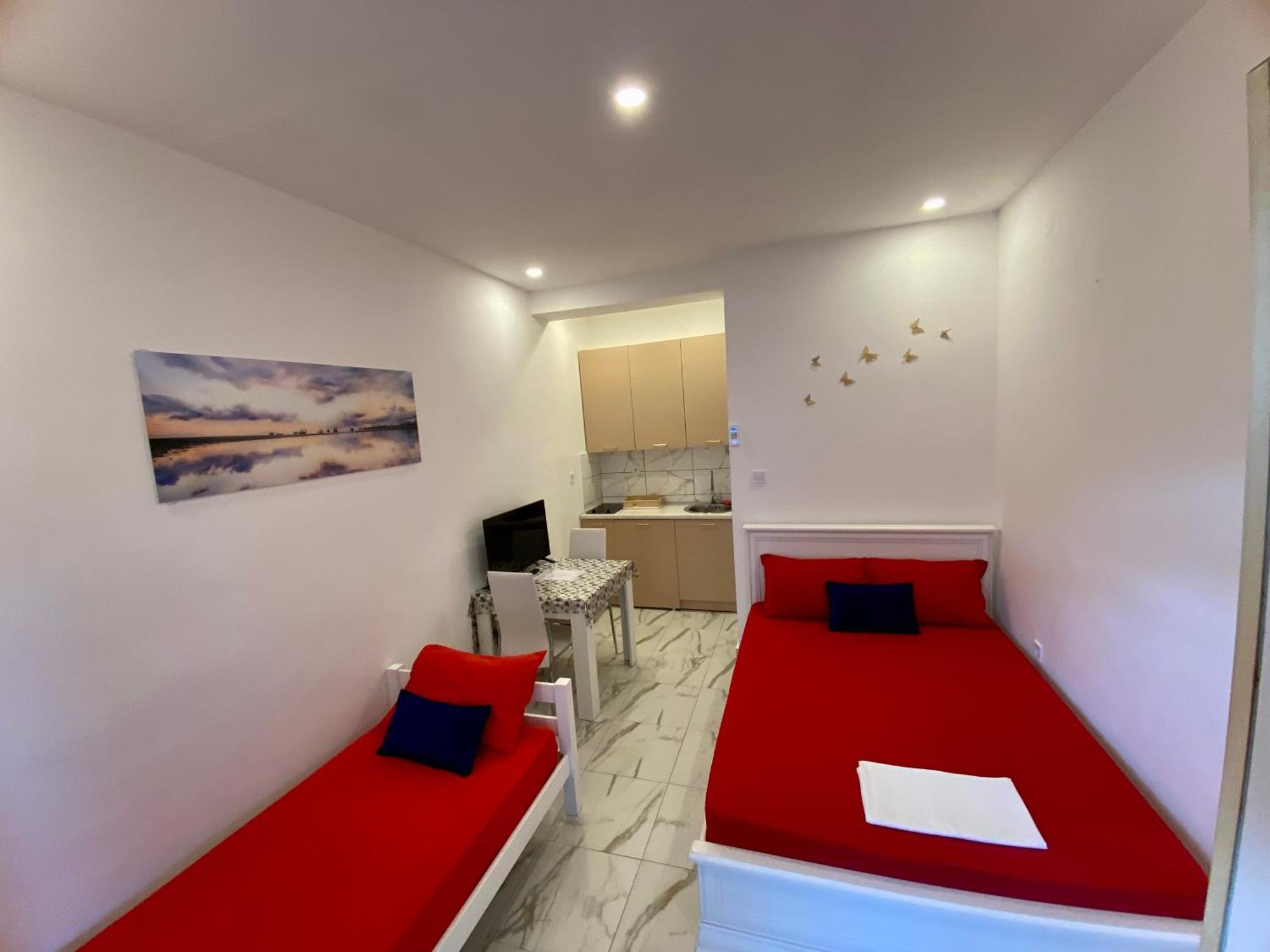 Banicevic Apartmani Дженовичи Экстерьер фото